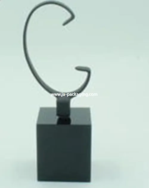 Crni gumeni sat C-prsten